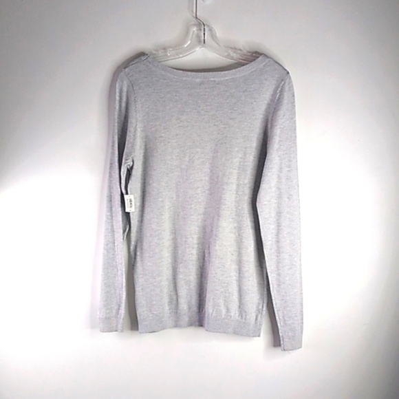 Old Navy - Long Sleeve Crew Neck Grey Sweater - Size Medium - Picture 5 of 6